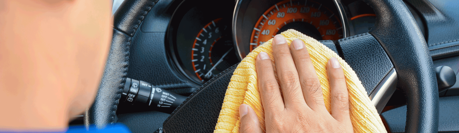 Bien nettoyer l'intérieur de sa voiture : tableau de bord, sièges,  moquettes et tapis