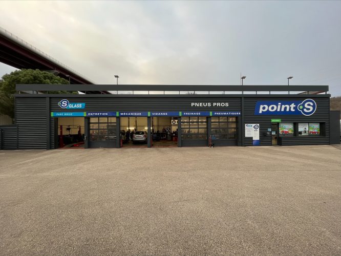 Photo centre Point S - 01120 La Boisse