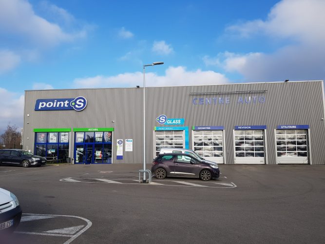 Photo centre Point S - 60150 Thourotte