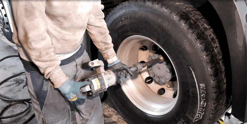 Pince à Écrous De Roue Lampa Pour Poids Lourds - 32/33mm - Revêtement PVC Anti-Rayures