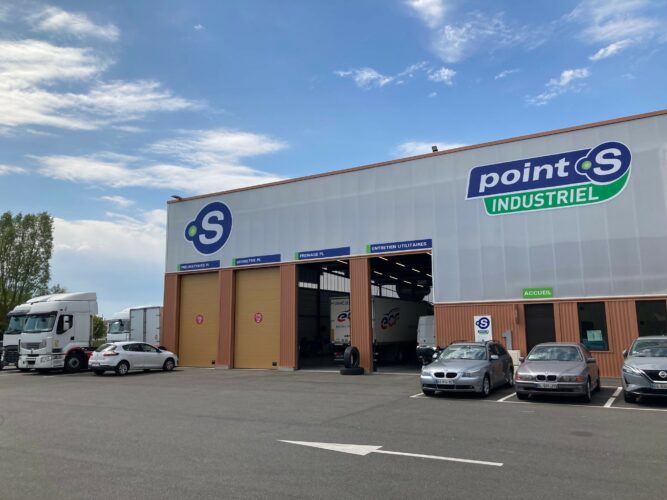 Photo centre Point S - 91830 Le Coudray-Montceaux