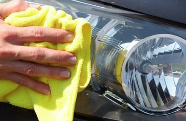 Conseil Point S - Nettoyage des phares de voiture